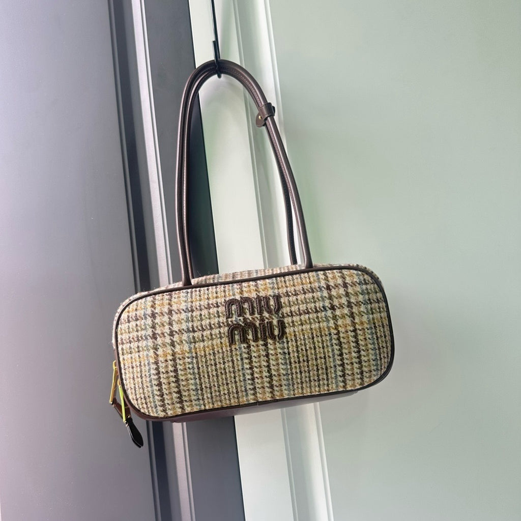 Houndstooth Bowling Bag – New Collection