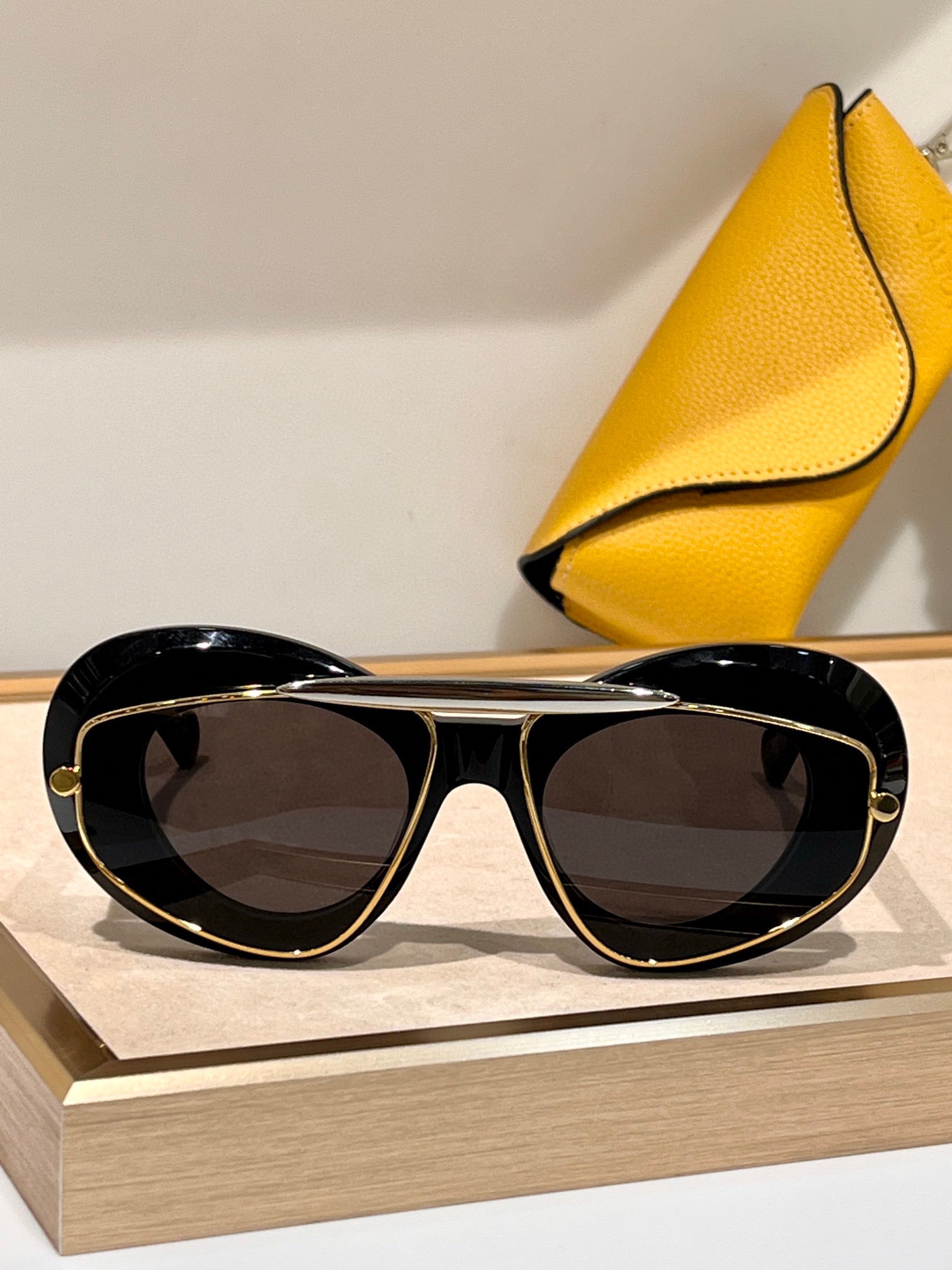 Timeless Elegance Meets Modern Sophistication: Cateye Sunglasses
