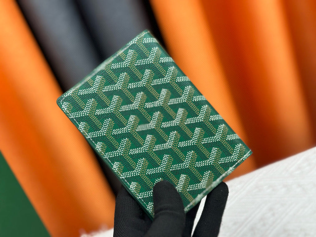 Premium Passport Holder – Timeless Travel Companion