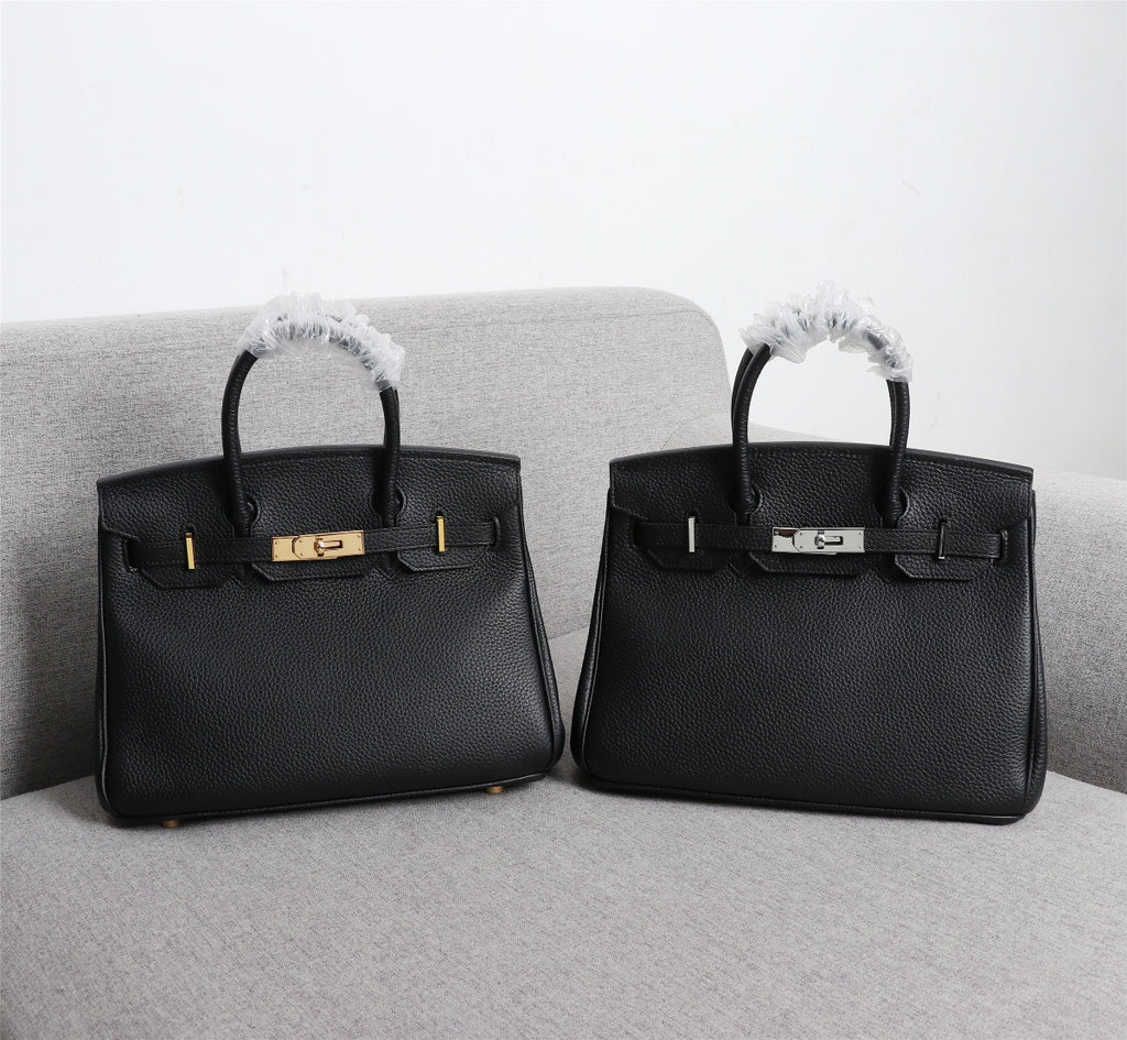 Elegant Togo-Textured Leather Handbag – Premium Craftsmanship
