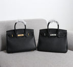 Elegant Togo-Textured Leather Handbag – Premium Craftsmanship