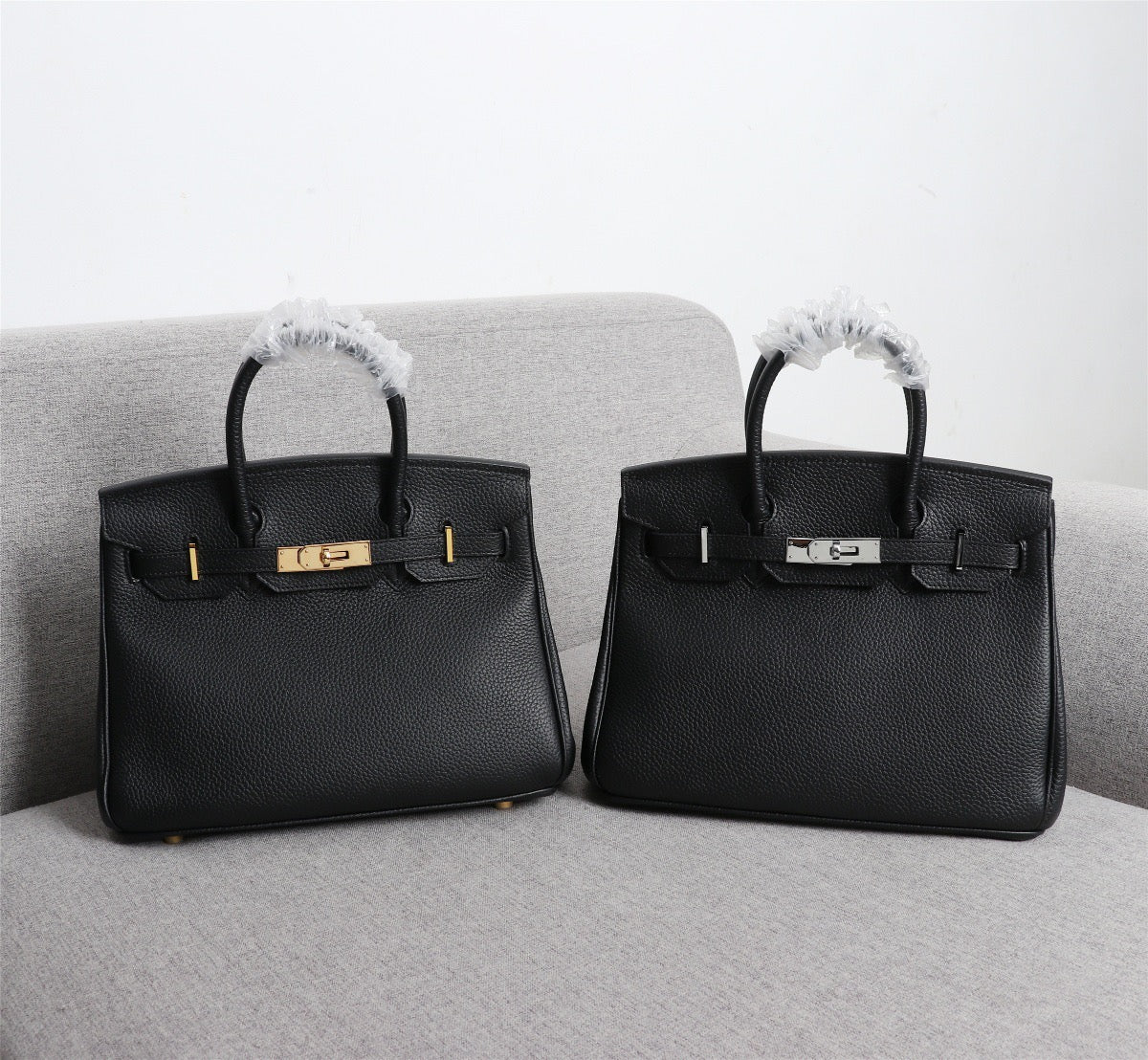 Elegant Togo-Textured Leather Handbag – Premium Craftsmanship