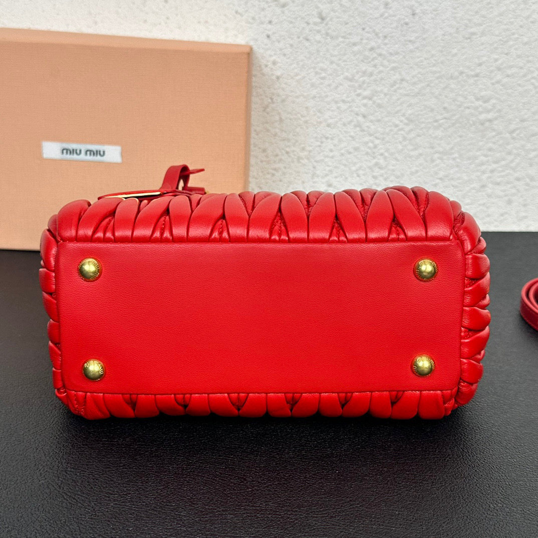 Mi*u*M*iu : Arcadie matelassé nappa leather bag