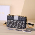 30 Montaigne-Chain Shoulder  (Premium Quality )