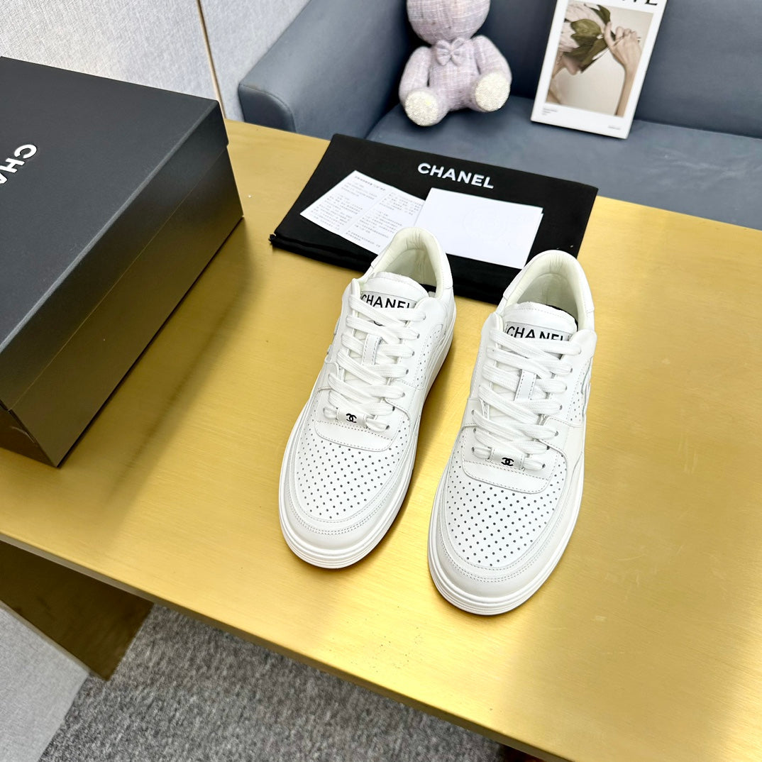 ChL 23C Early Spring Resort Collection Sneakers