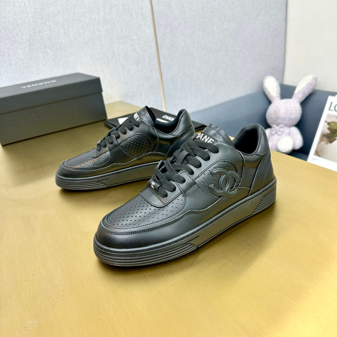 ChNL 23C Early Spring Resort Collection Sneakers