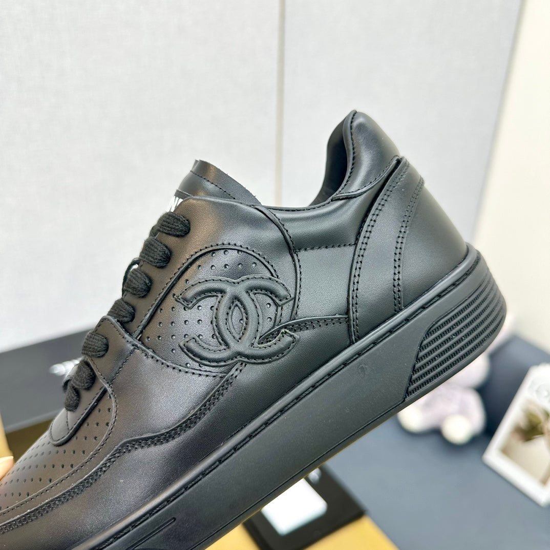 ChL 23C Early Spring Resort Collection Sneakers