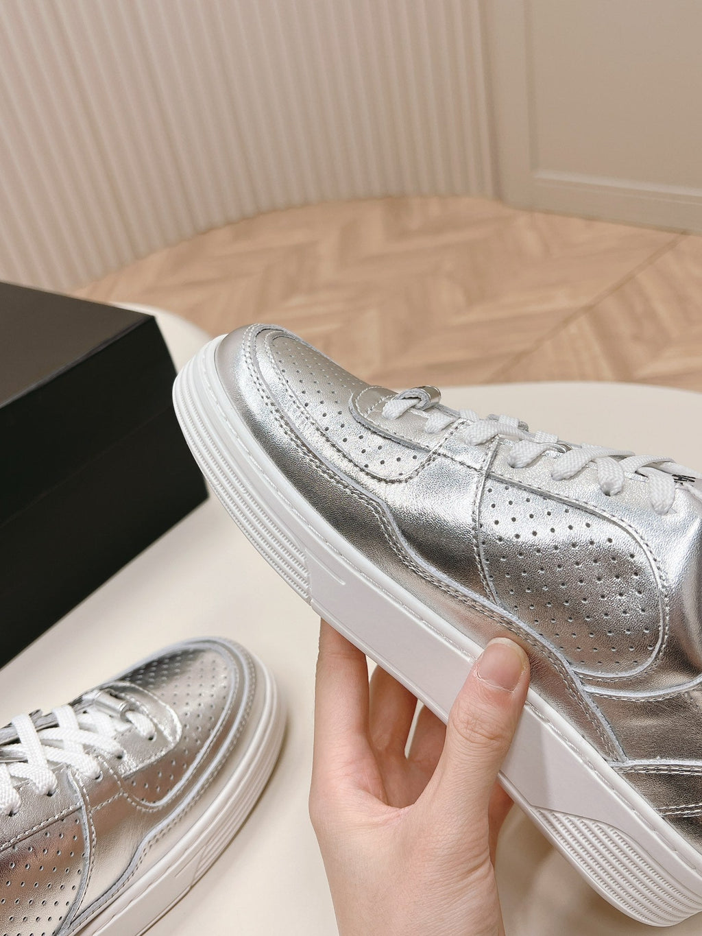 ChL 23C Early Spring Resort Collection Sneakers