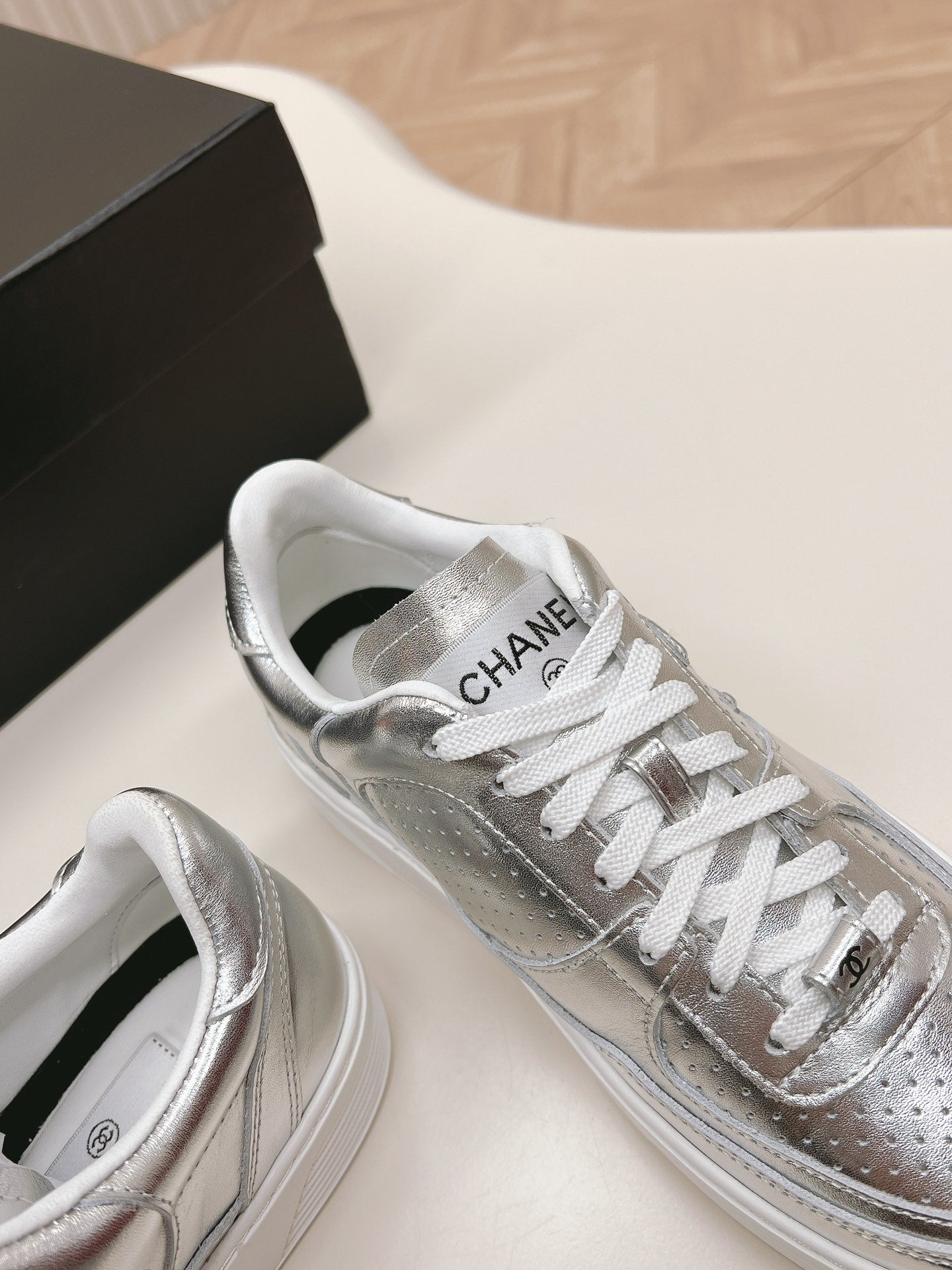 ChNL 23C Early Spring Resort Collection Sneakers