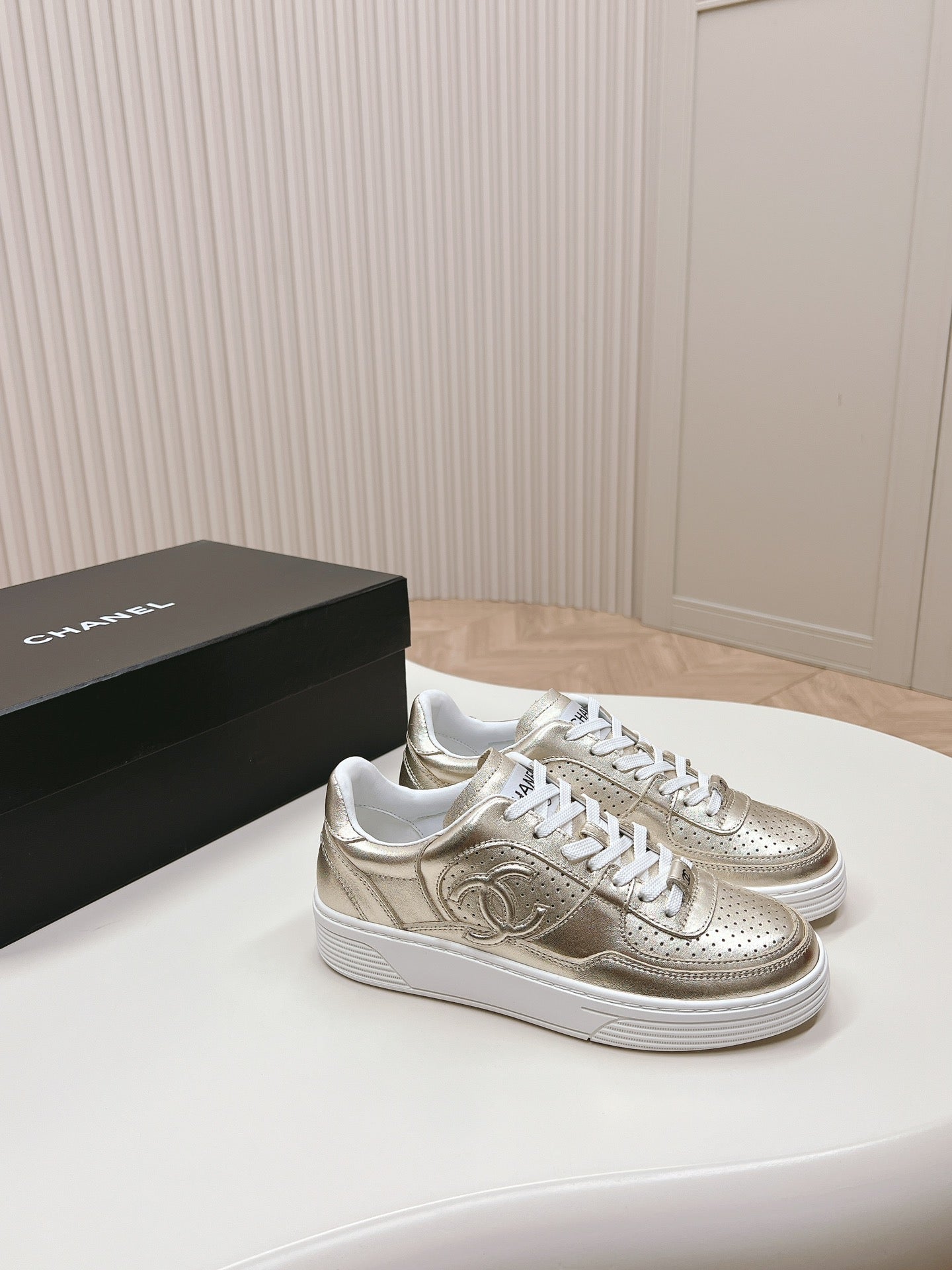 ChNL 23C Early Spring Resort Collection Sneakers