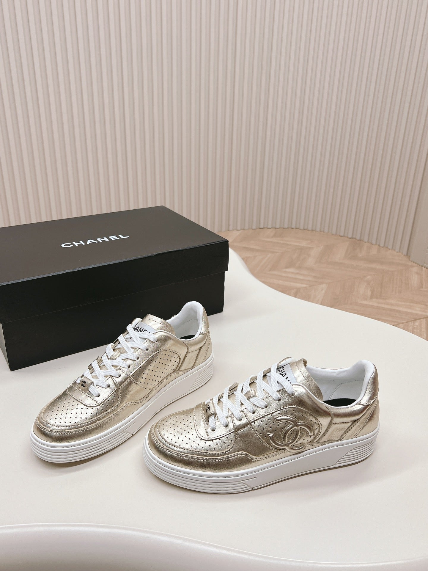 ChNL 23C Early Spring Resort Collection Sneakers