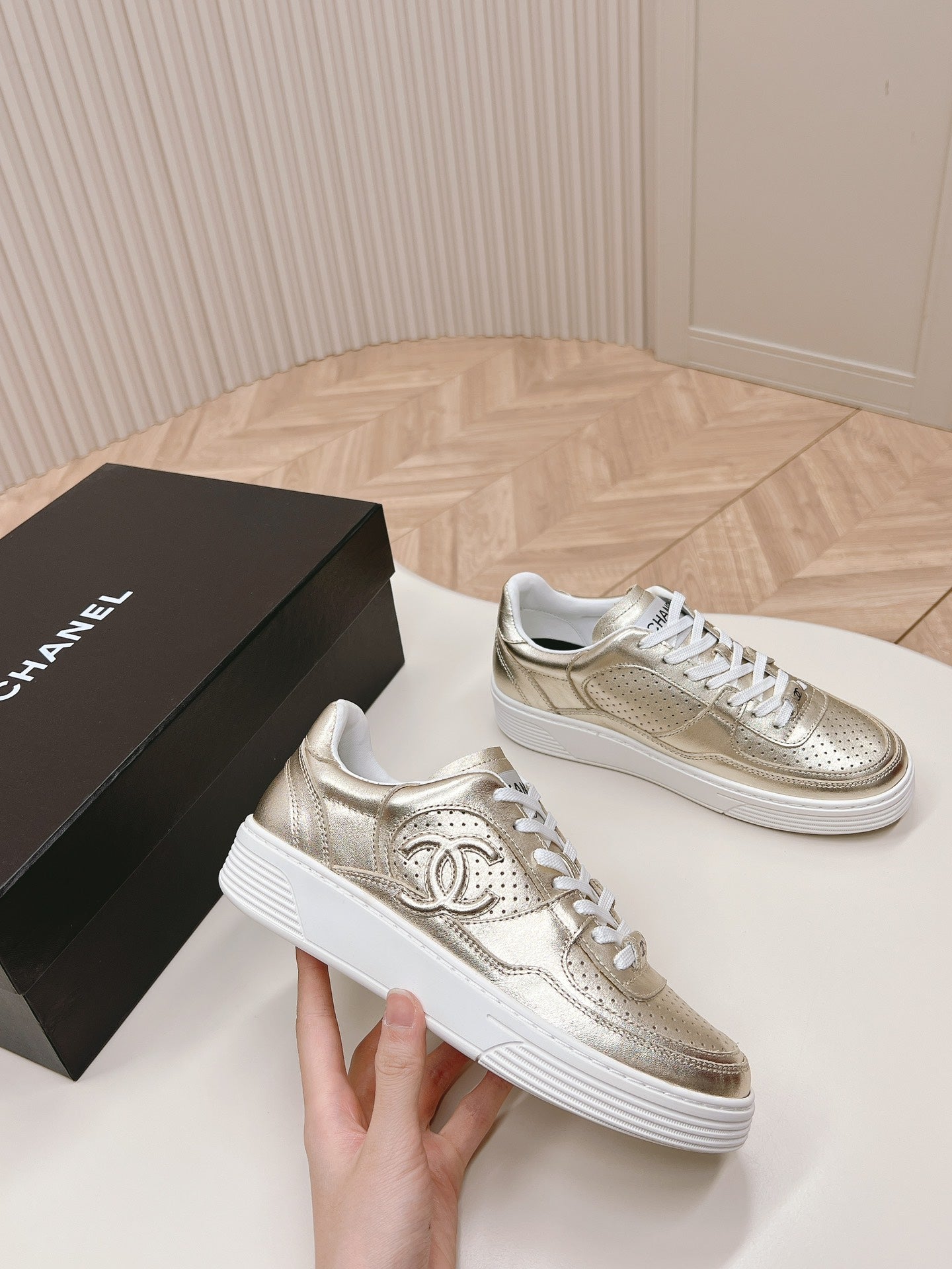 ChNL 23C Early Spring Resort Collection Sneakers