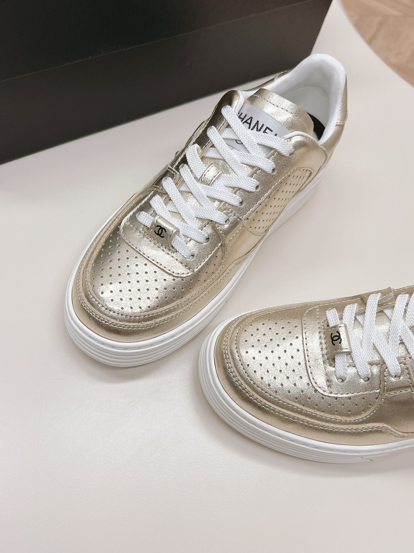 ChNL 23C Early Spring Resort Collection Sneakers