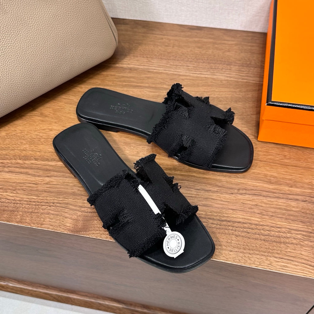 Luxury Oran-Style Velvet Sandals