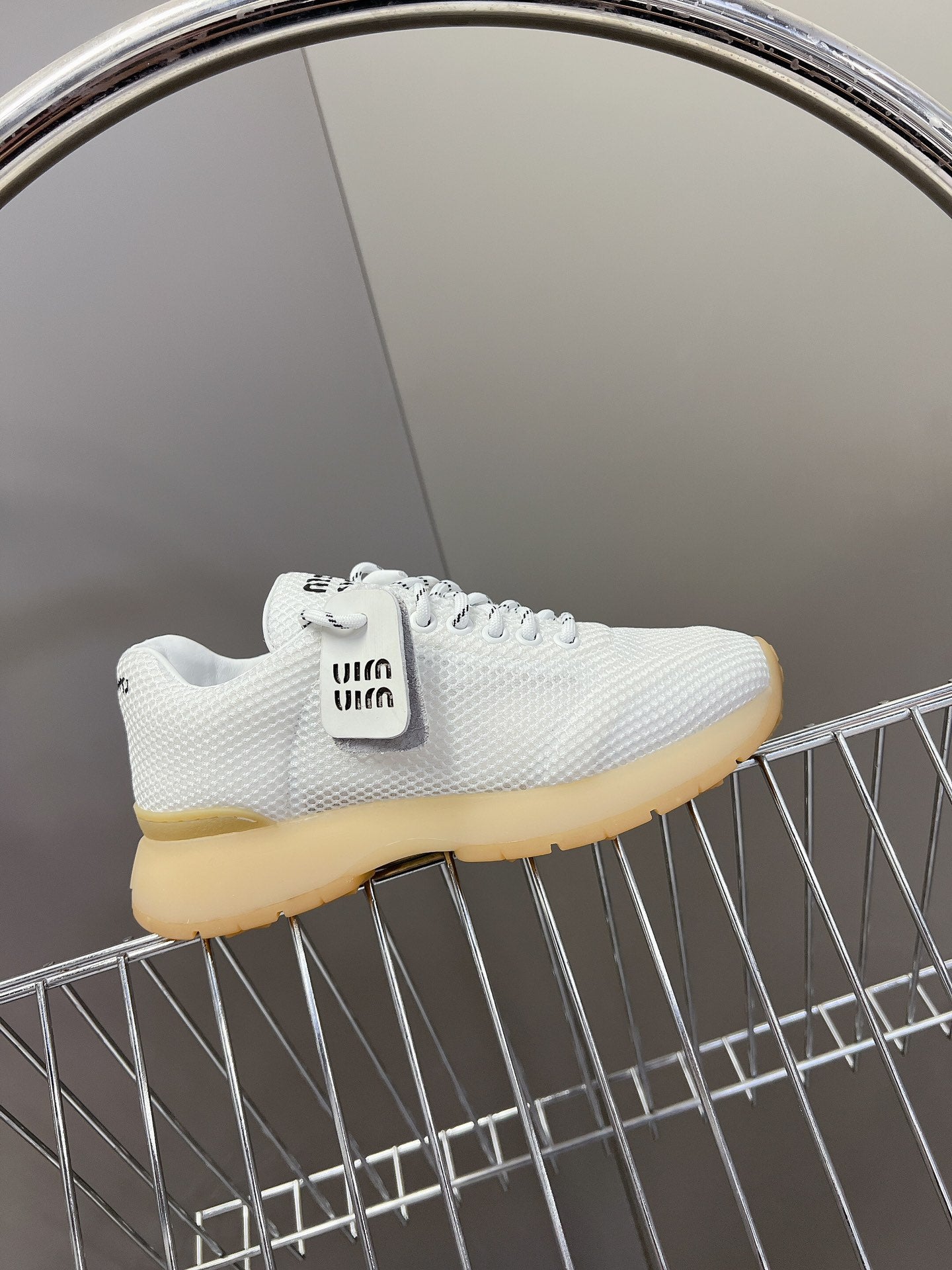 Vintage-Inspired Sporty Sneakers – Effortless Style Meets All-Day Comfort 👟