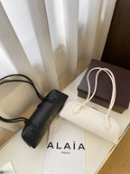 Sleek "Le Teckel" Style Shoulder Bag (Premium Quality)