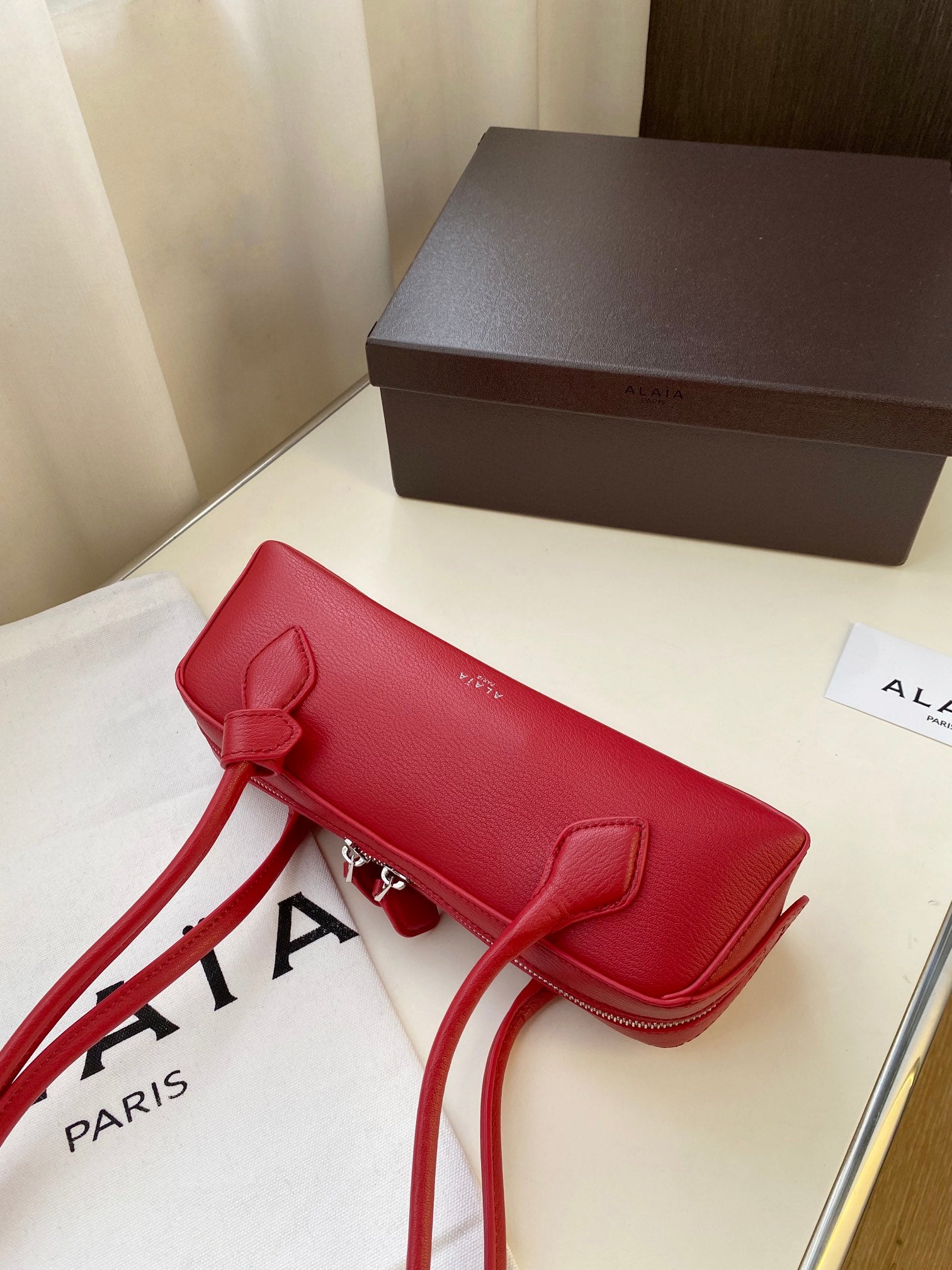 Sleek "Le Teckel" Style Shoulder Bag (Premium Quality)