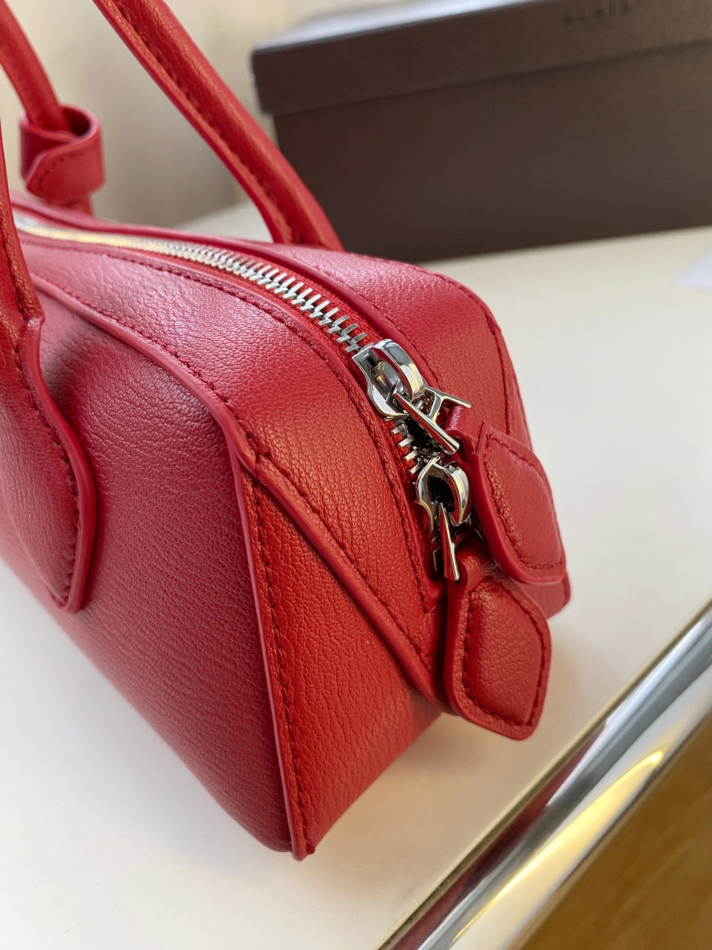 Sleek "Le Teckel" Style Shoulder Bag (Premium Quality)