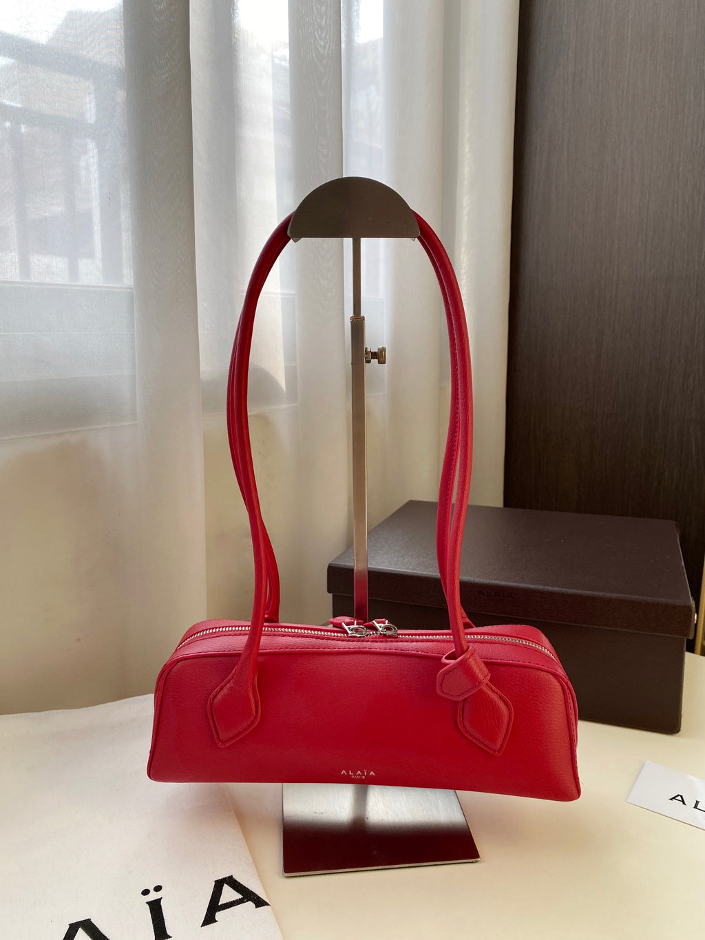 Sleek "Le Teckel" Style Shoulder Bag (Premium Quality)