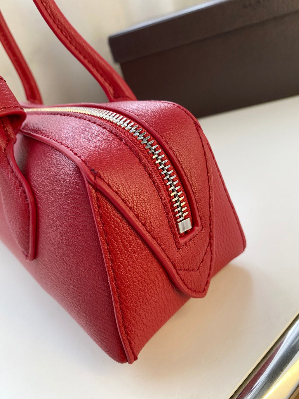 Sleek "Le Teckel" Style Shoulder Bag (Premium Quality)