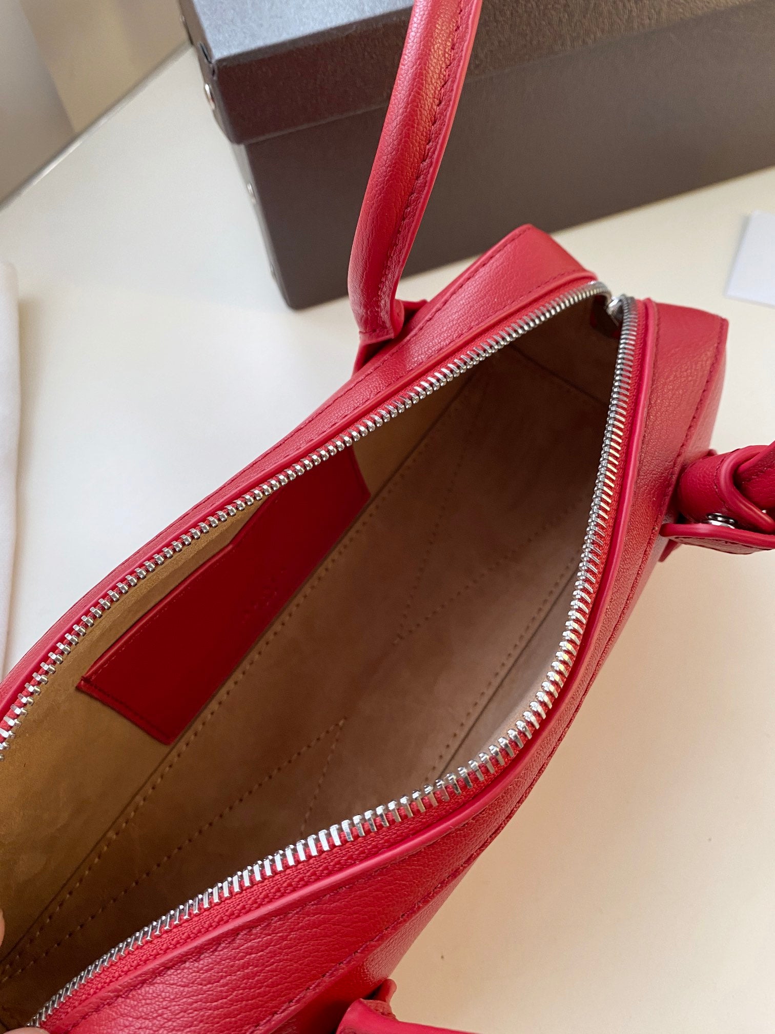 Sleek "Le Teckel" Style Shoulder Bag (Premium Quality)