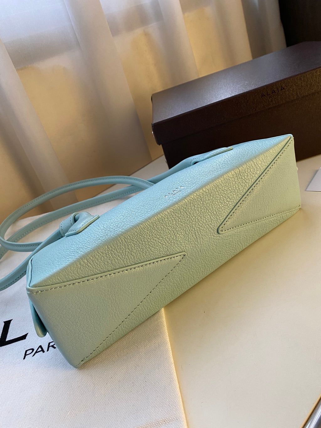 Sleek "Le Teckel" Style Shoulder Bag (Premium Quality)