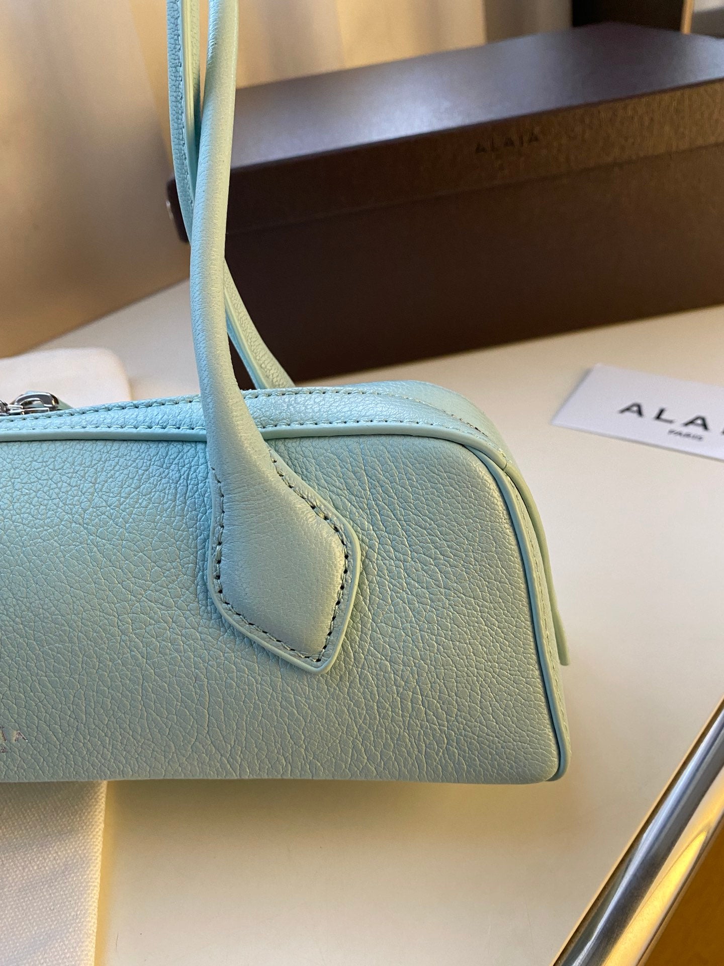 Sleek "Le Teckel" Style Shoulder Bag (Premium Quality)