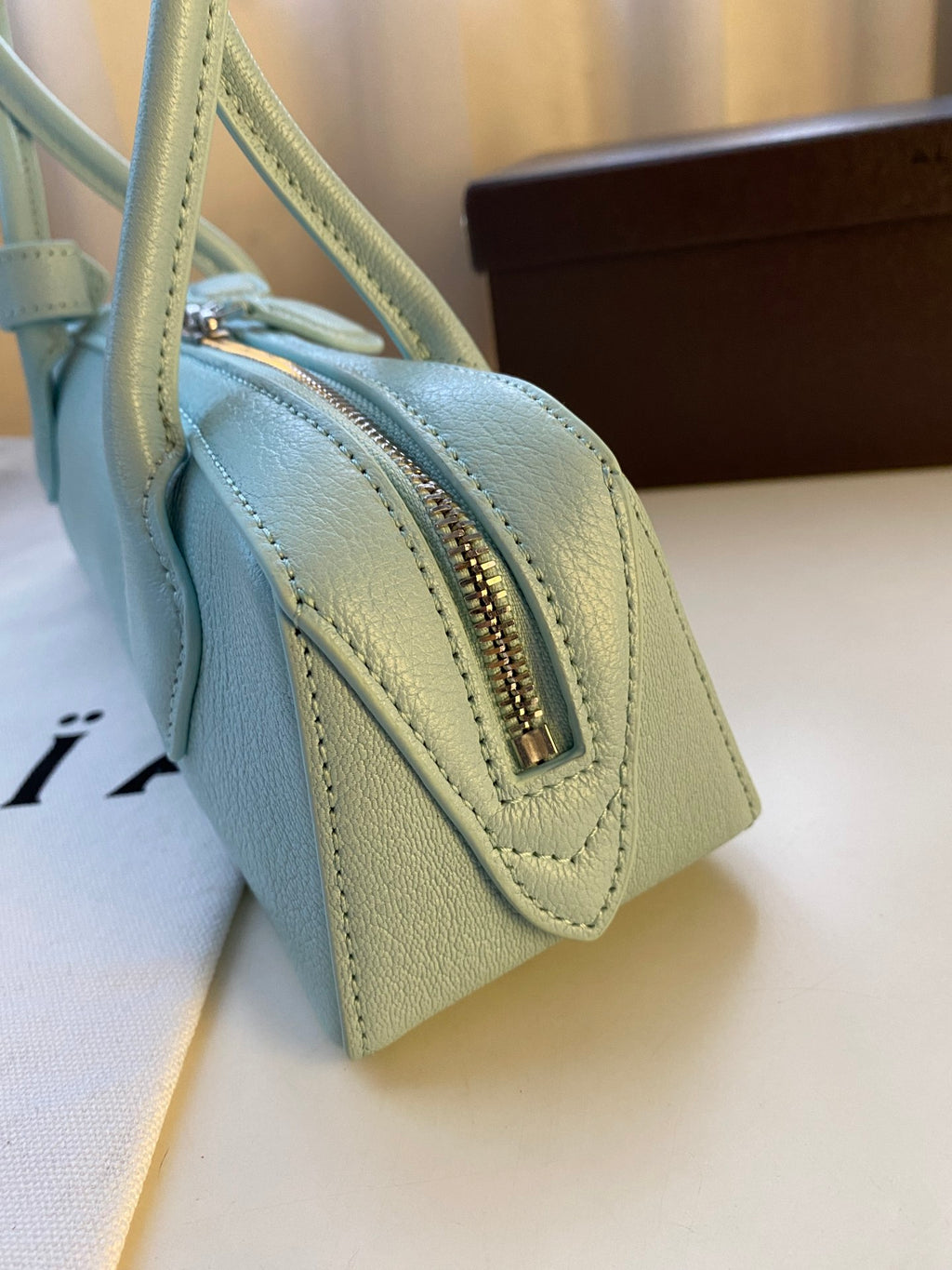 Sleek "Le Teckel" Style Shoulder Bag (Premium Quality)