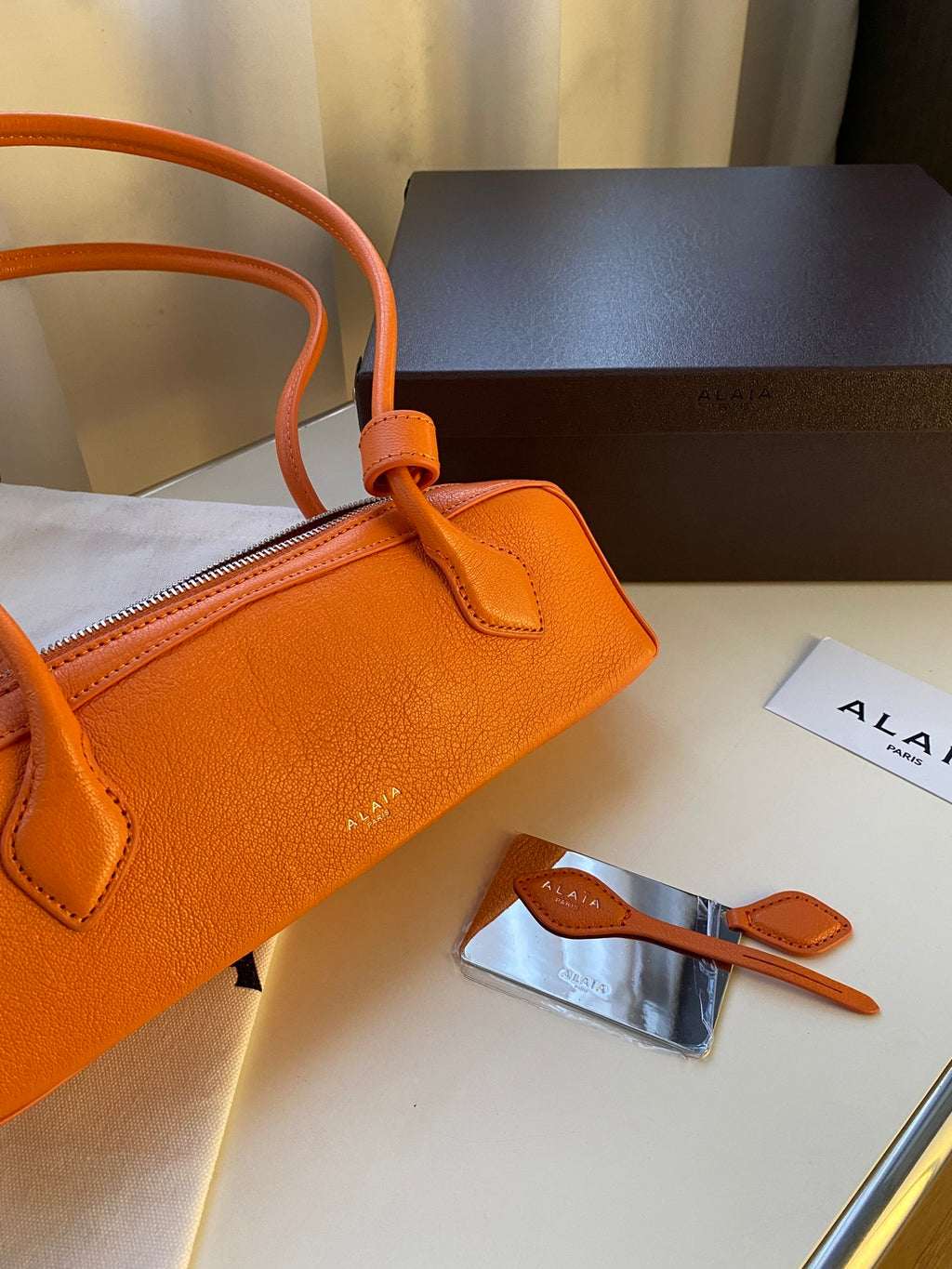 Sleek "Le Teckel" Style Shoulder Bag (Premium Quality)