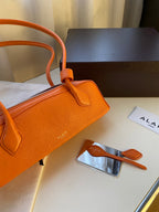 Sleek "Le Teckel" Style Shoulder Bag (Premium Quality)