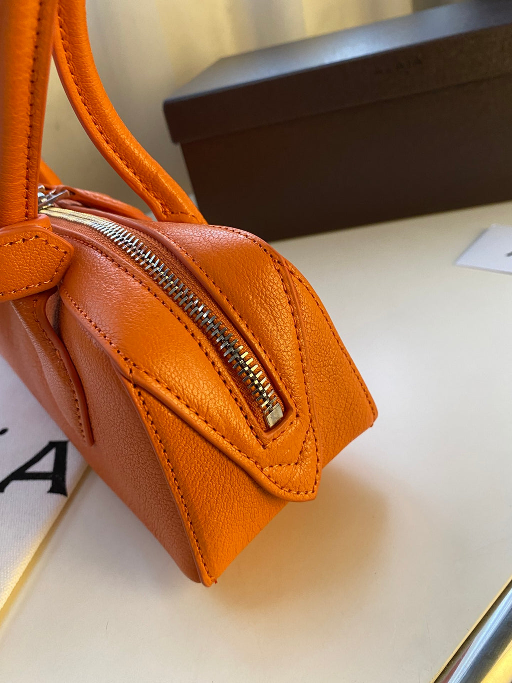 Sleek "Le Teckel" Style Shoulder Bag (Premium Quality)