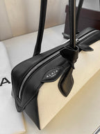 Sleek "Le Teckel" Style Shoulder Bag (Premium Quality)