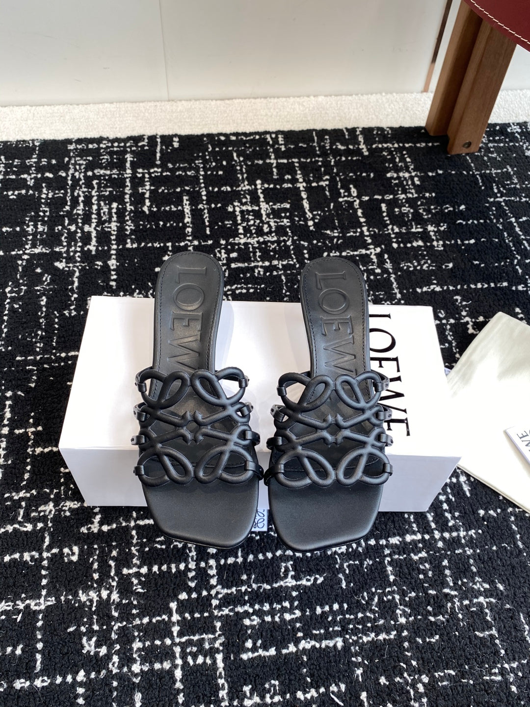 Elegant Summer Slides – Minimalist Leather Comfort