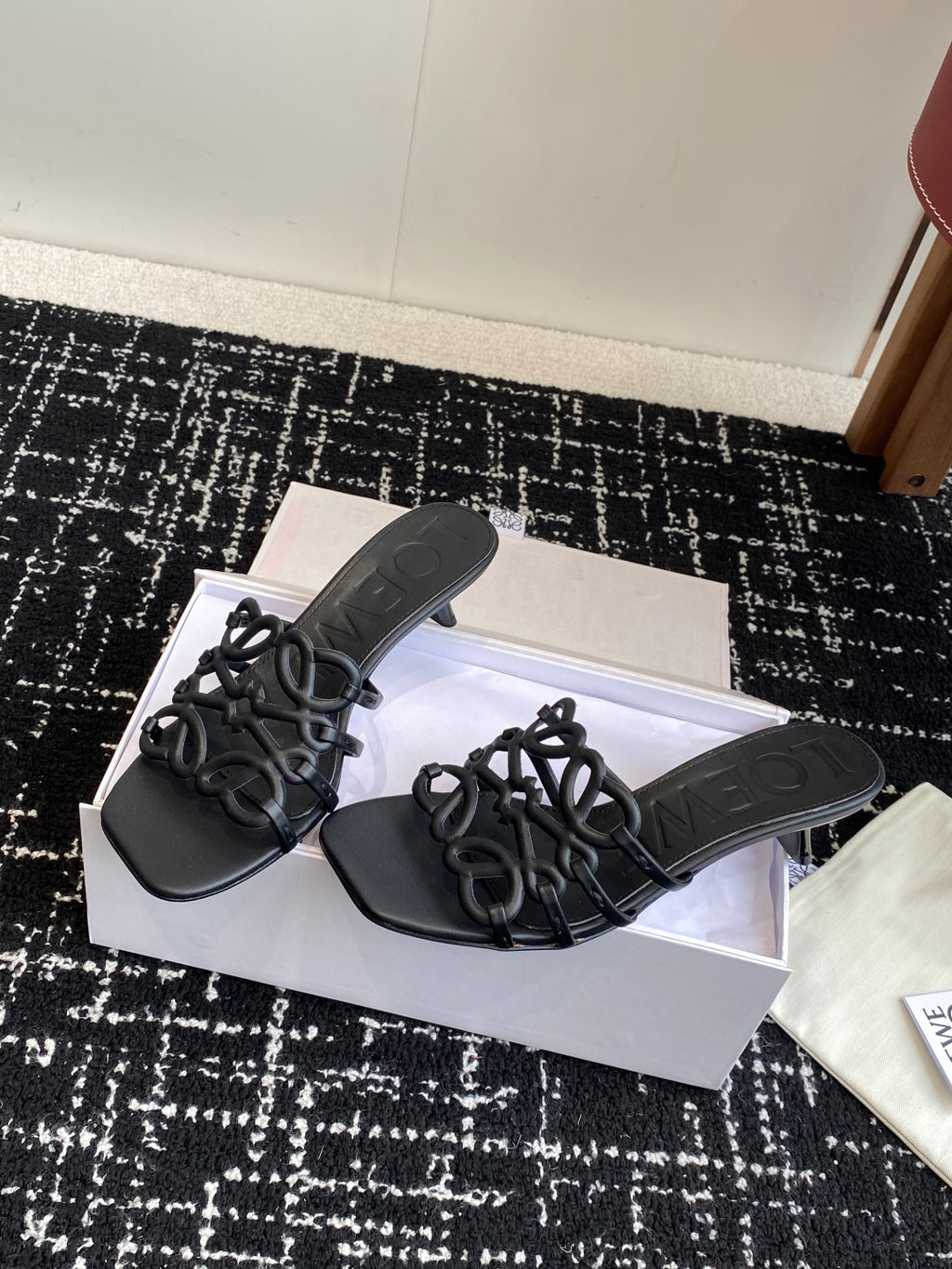 Elegant Summer Slides – Minimalist Leather Comfort