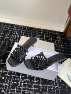 Elegant Summer Slides – Minimalist Leather Comfort