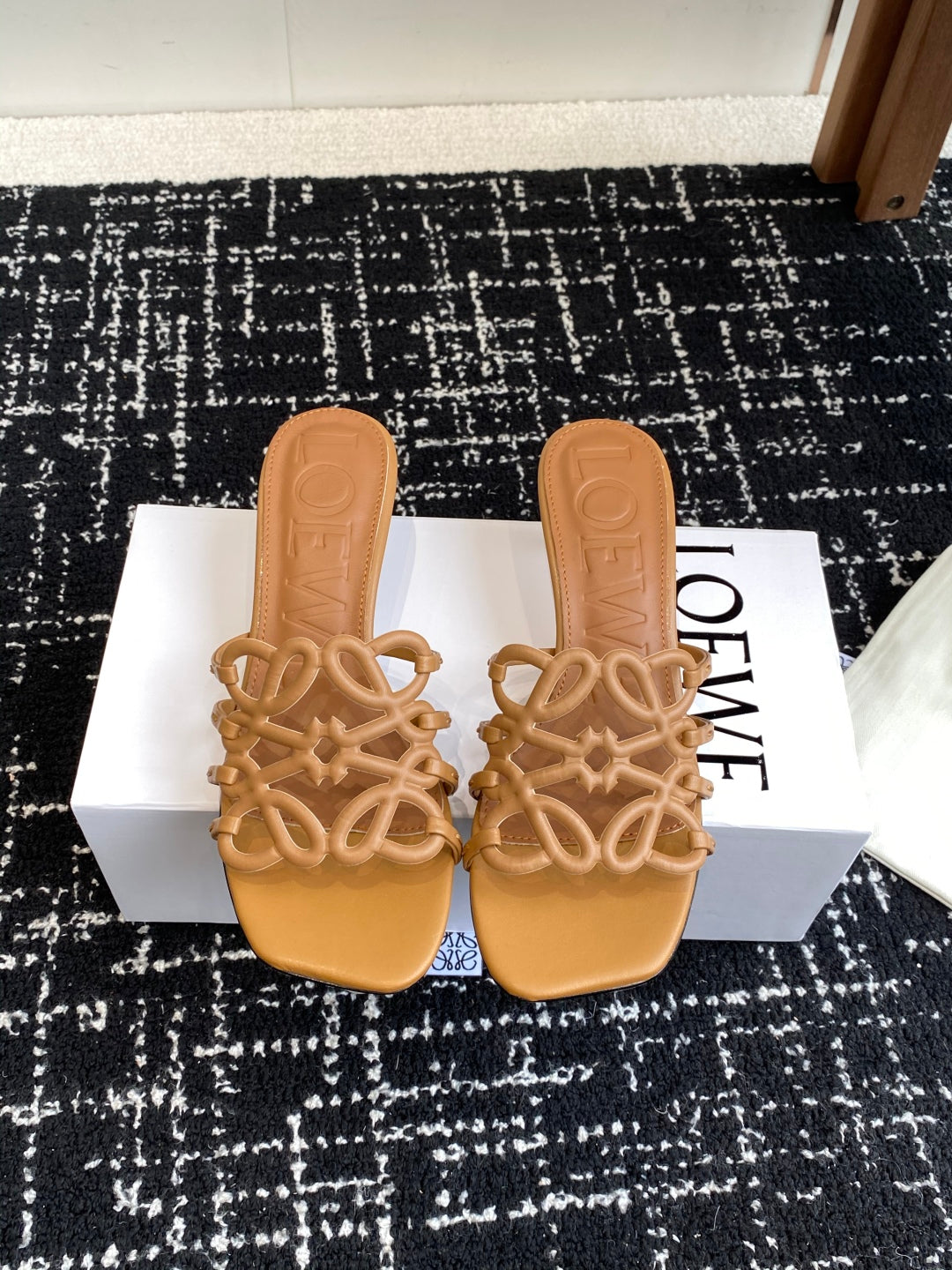 Elegant Summer Slides – Minimalist Leather Comfort