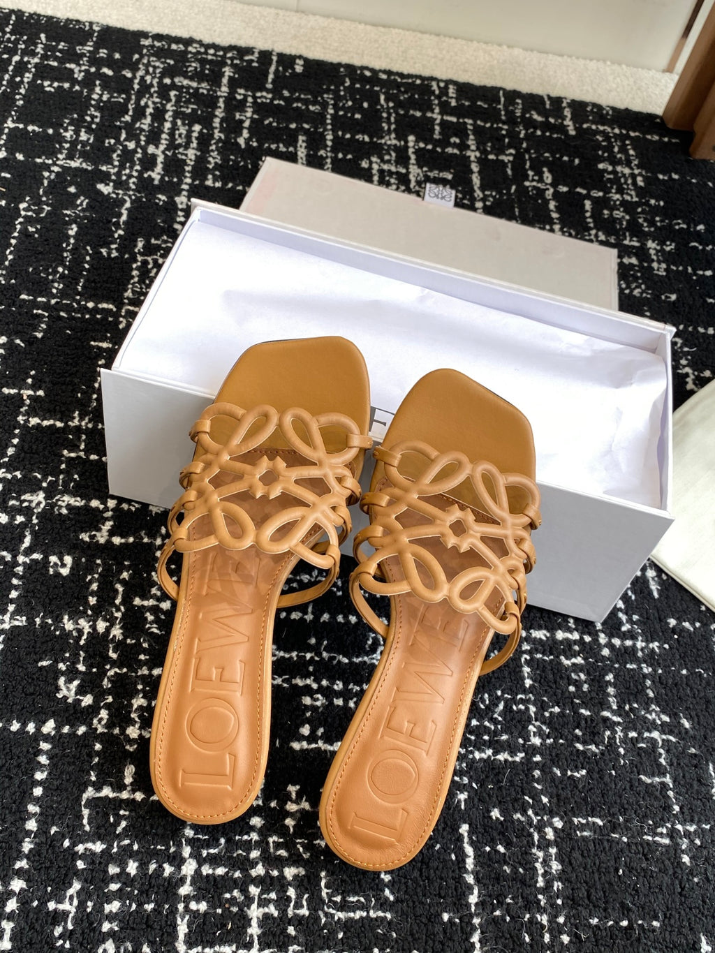 Elegant Summer Slides – Minimalist Leather Comfort