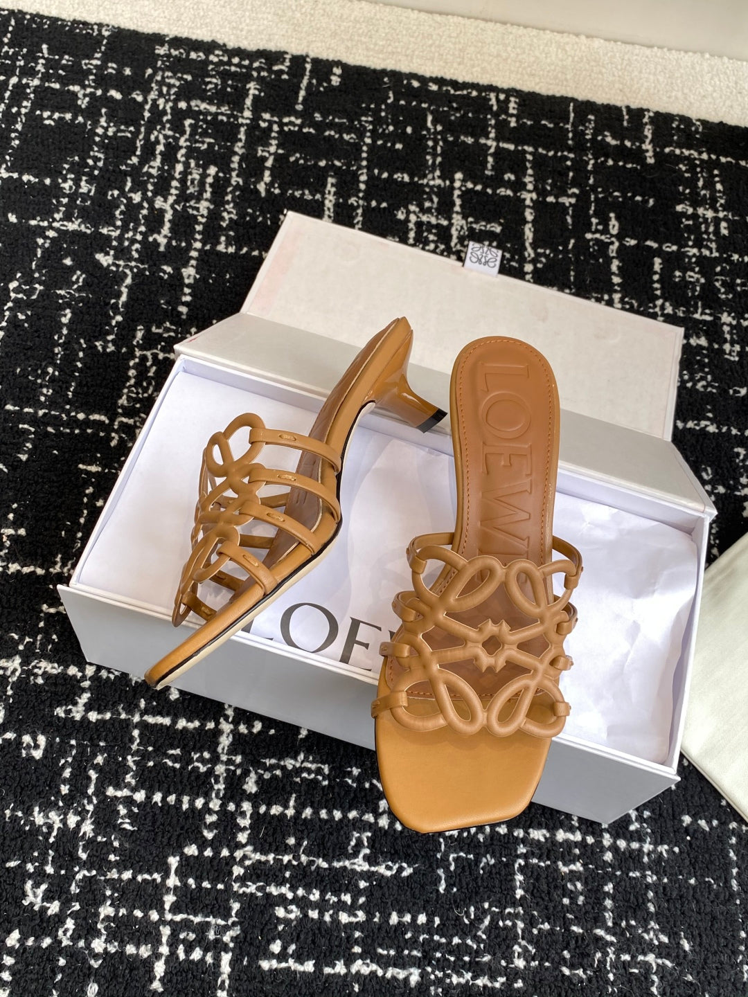 Elegant Summer Slides – Minimalist Leather Comfort