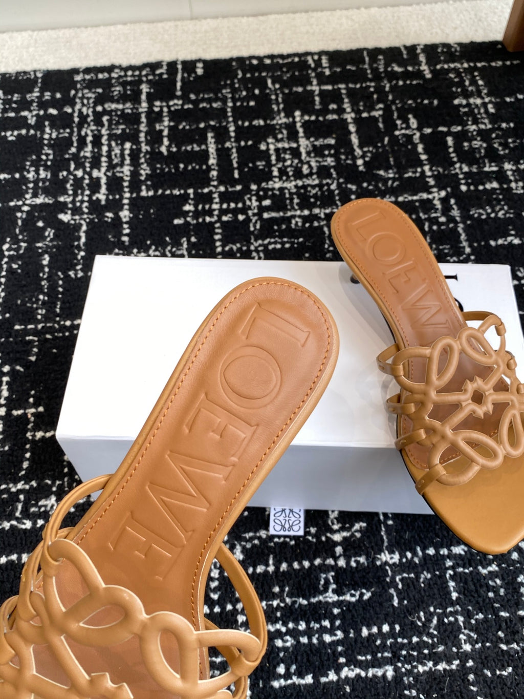 Elegant Summer Slides – Minimalist Leather Comfort