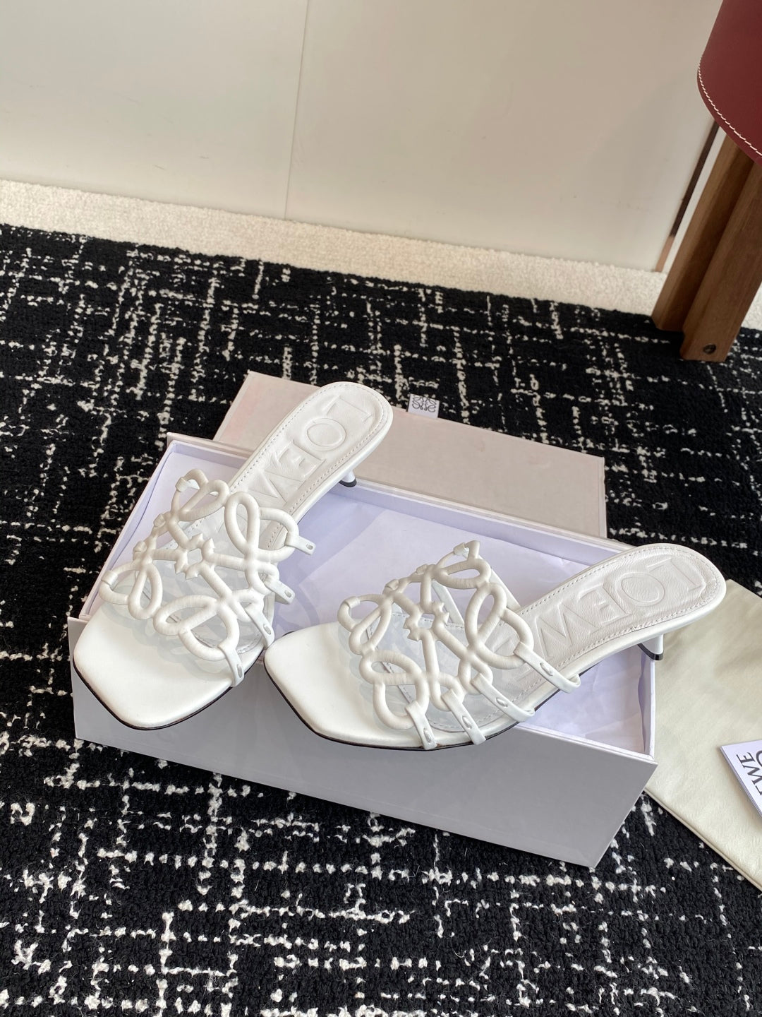 Elegant Summer Slides – Minimalist Leather Comfort