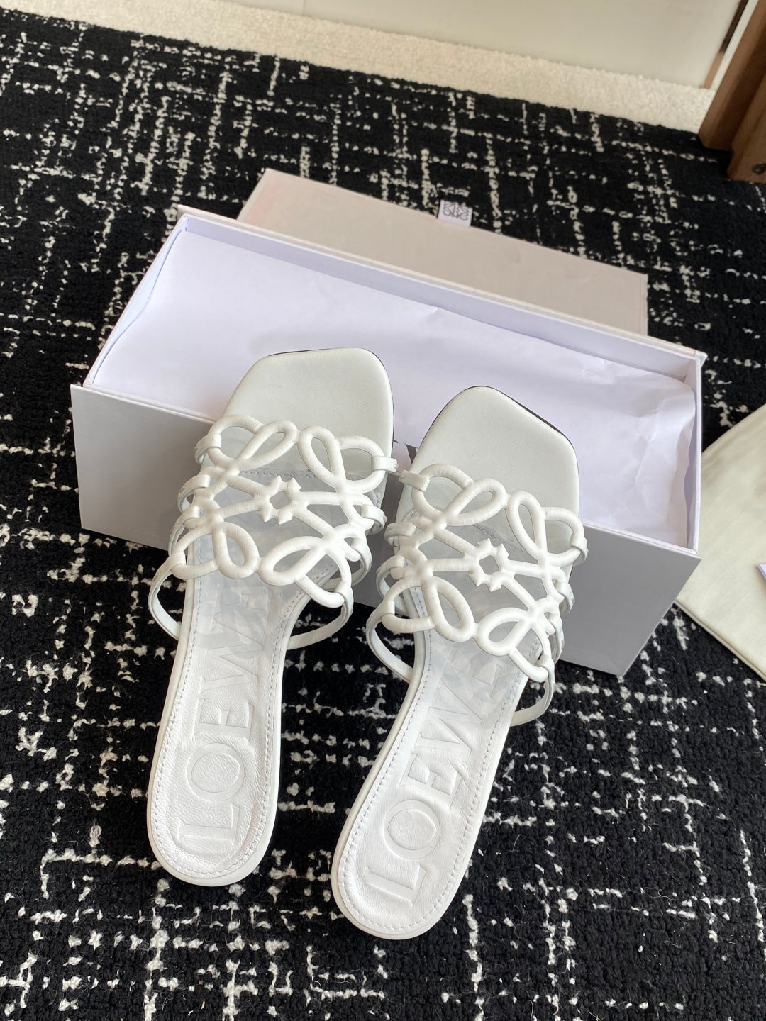 Elegant Summer Slides – Minimalist Leather Comfort