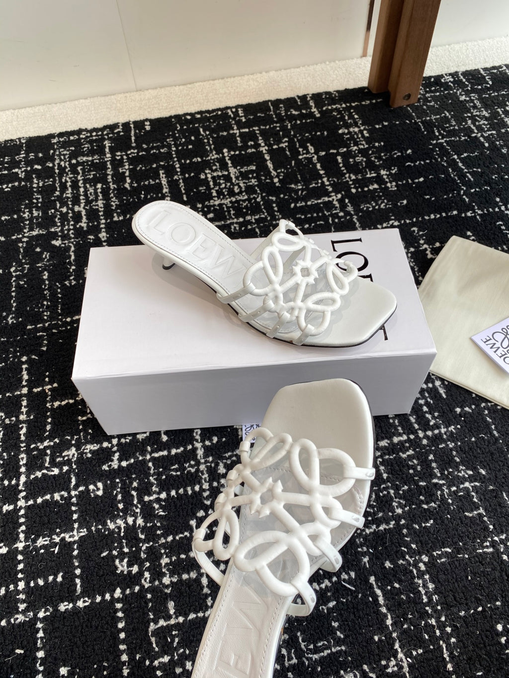 Elegant Summer Slides – Minimalist Leather Comfort