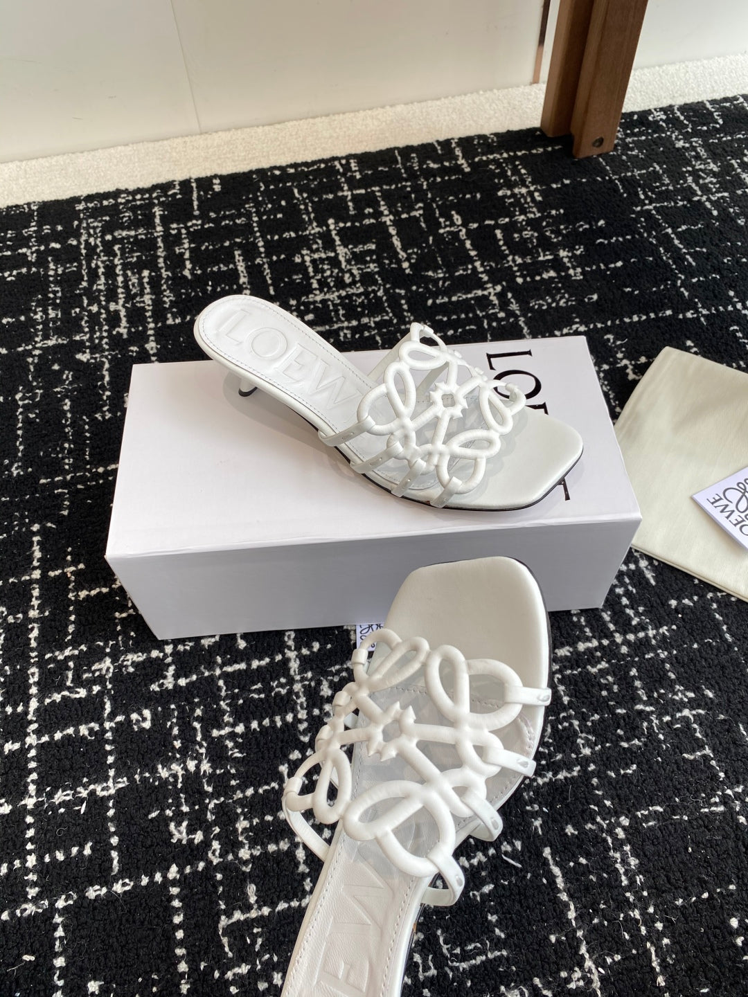 Elegant Summer Slides – Minimalist Leather Comfort