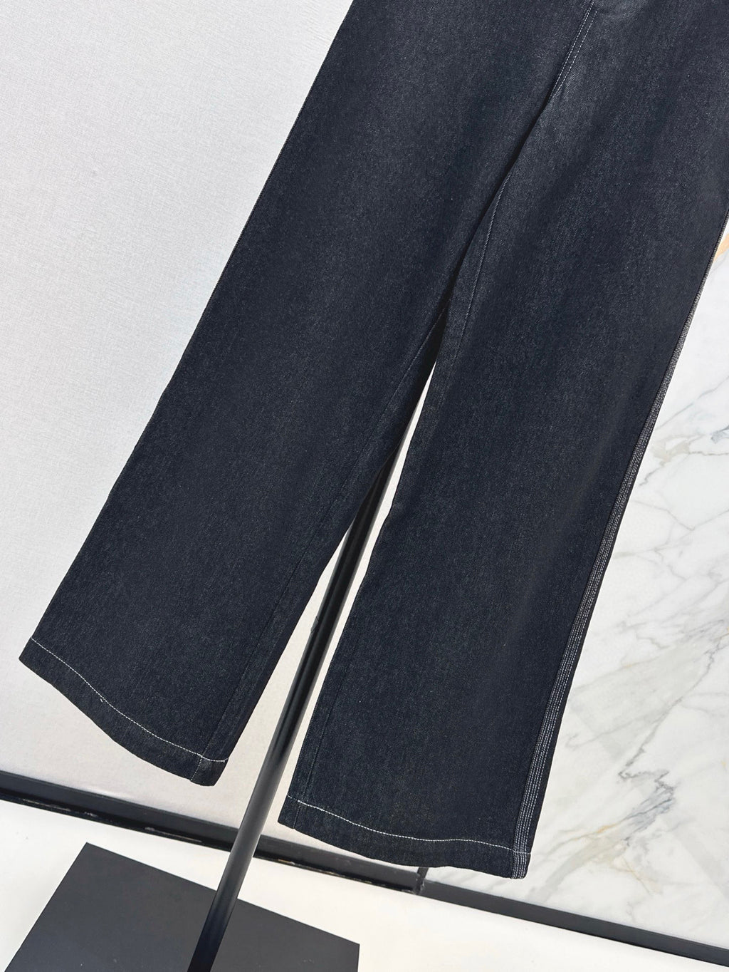 Two-Piece Contrast Stitch Denim Set – Vest & Pants