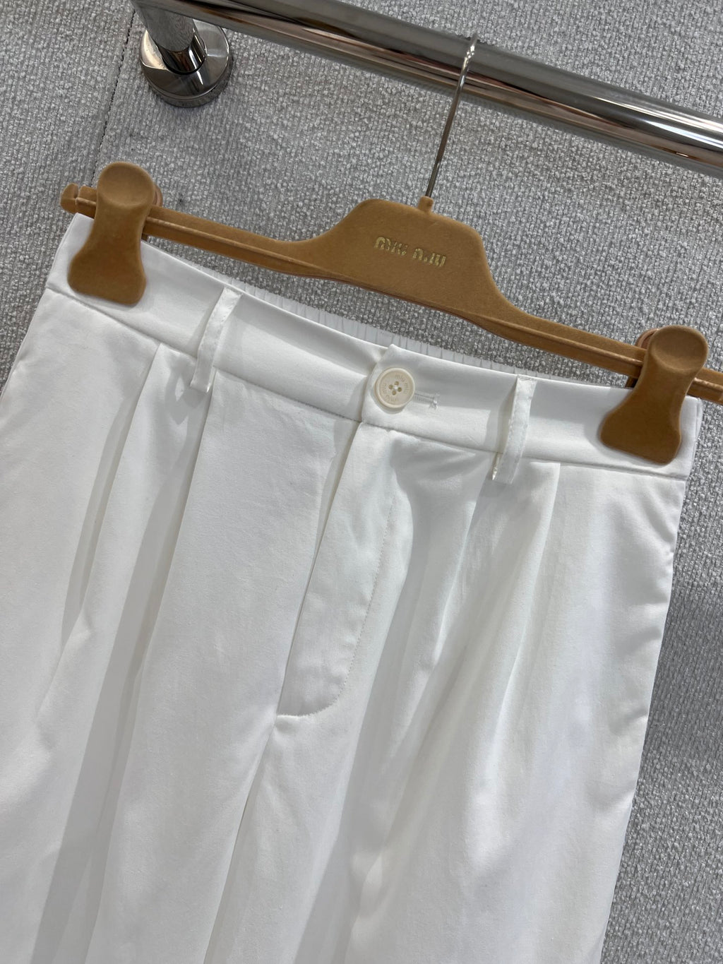 Lace-Embroidered Cropped Trousers