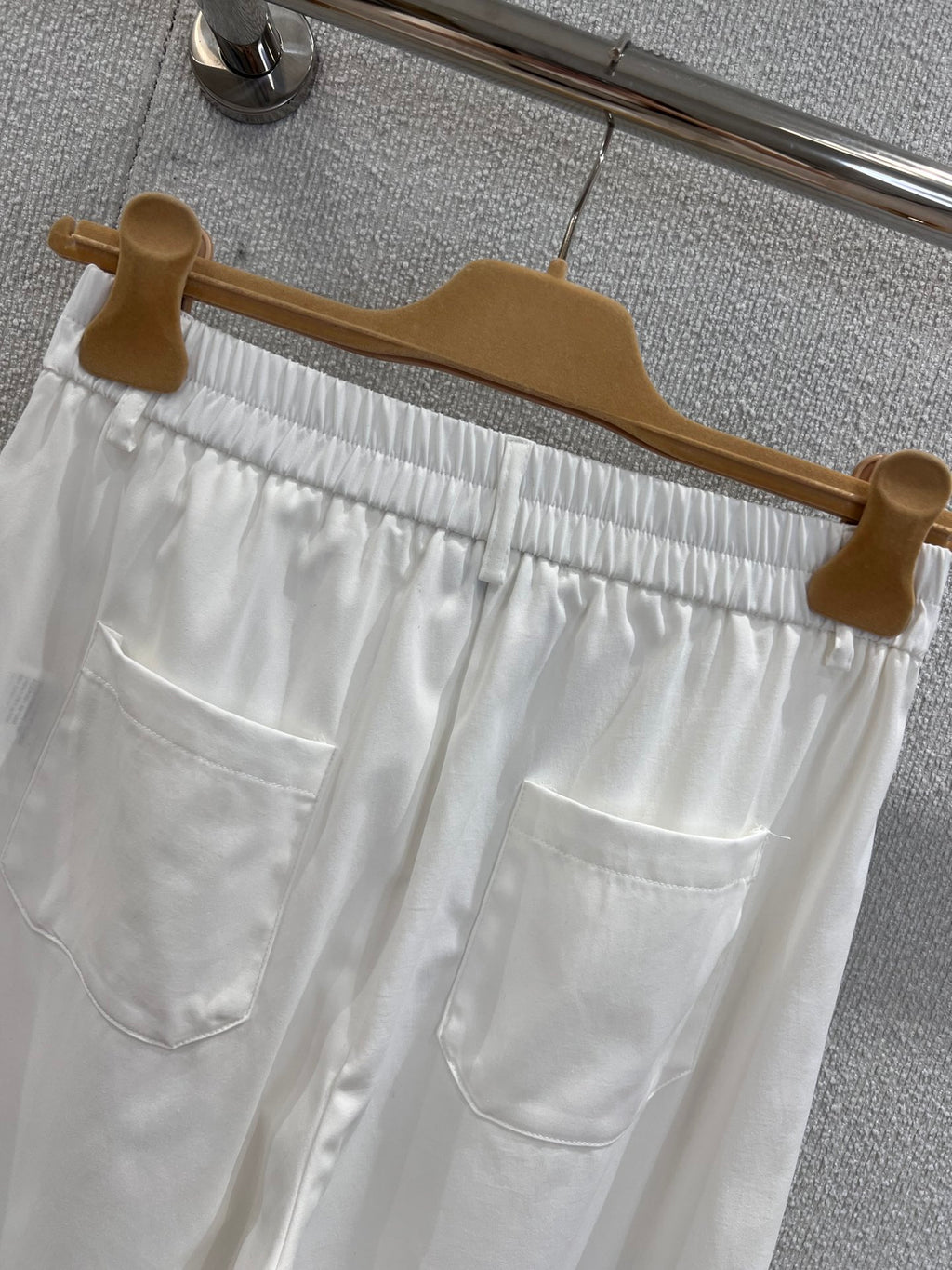 Lace-Embroidered Cropped Trousers