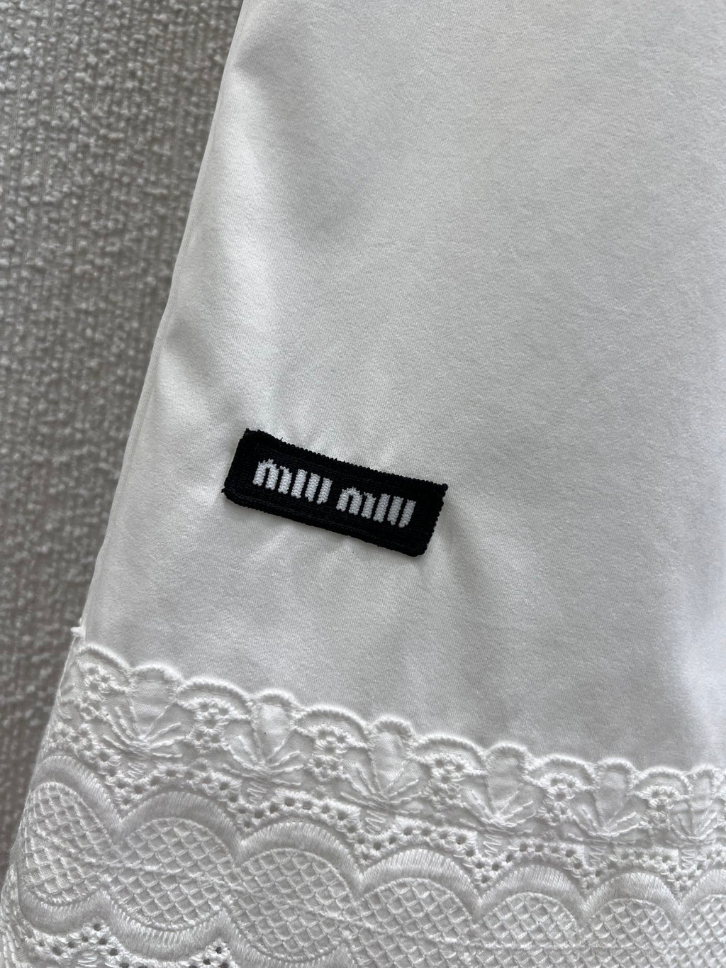 Lace-Embroidered Cropped Trousers