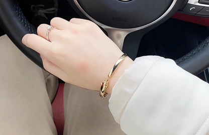 Bold Panther Bangle – No Stone Version