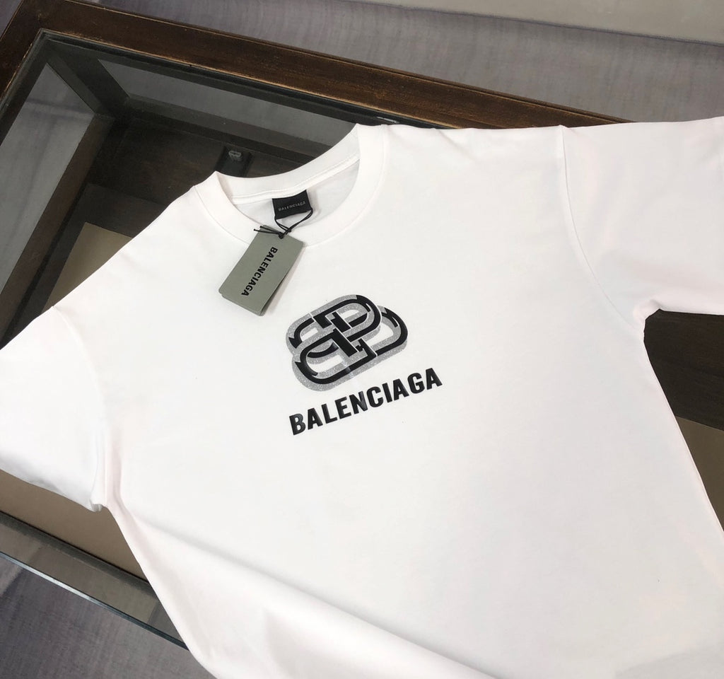 Unisex Oversized Cotton Tee – Bold Minimalist Edition