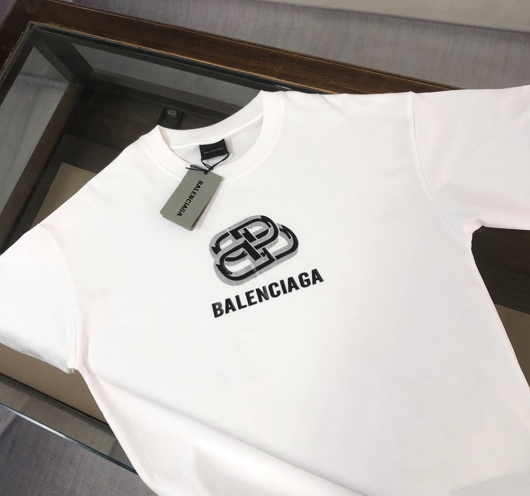 Unisex Oversized Cotton Tee – Bold Minimalist Edition